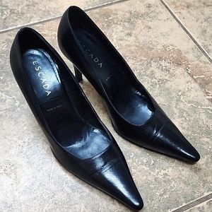 ESCADA point toe pumps